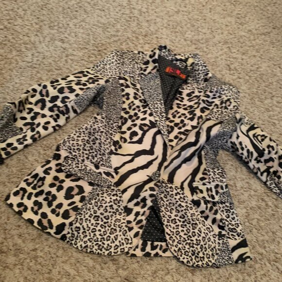 Blazer by Isle Apparell, Made in Turkey, Medium, great condition - Picture 6 of 6